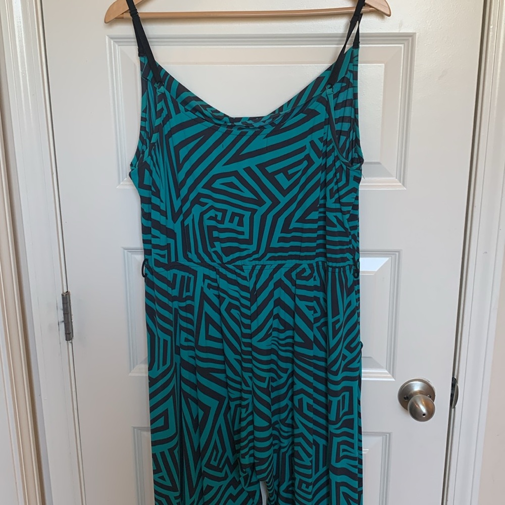 Kardashian Kollection Blue and Black Geometric Jumpsuit - Picture 4 of 4